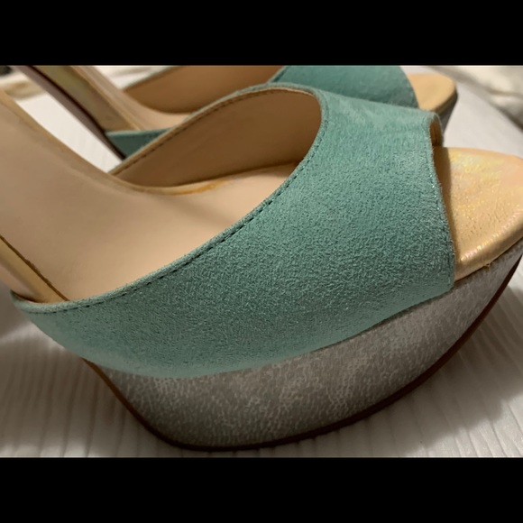 Shoes - Picture 7 of 15